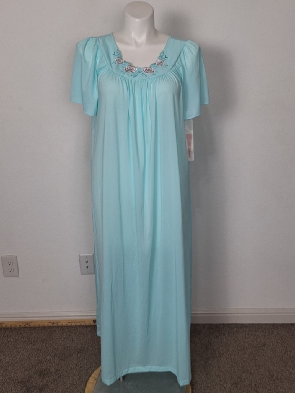 Shadowline "NEW" Sea Foam Floral Embroidered Grandmacore Night Gown Size 1X